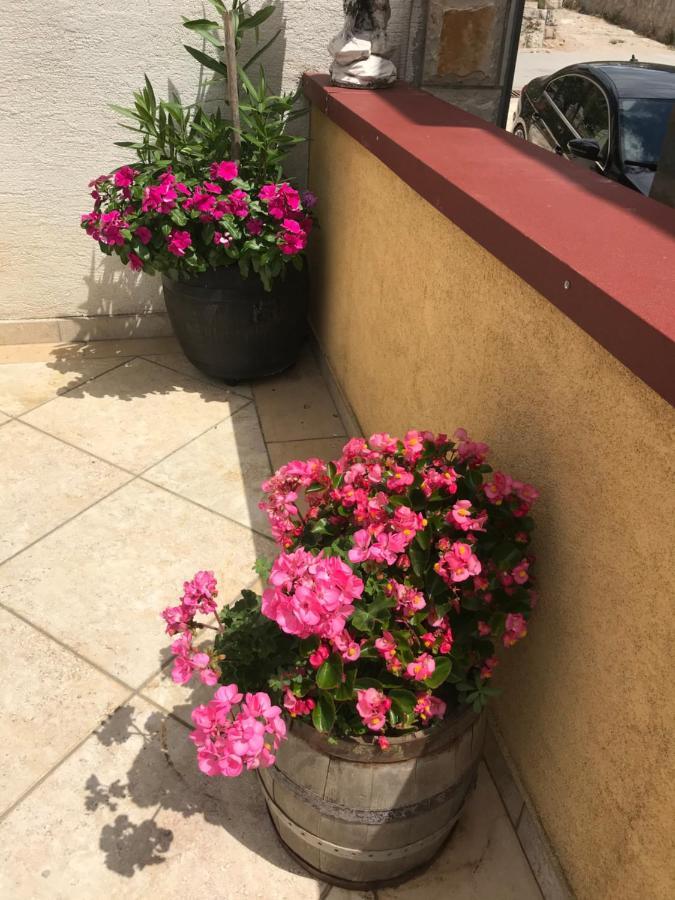 Apartman Nadia Karlobag Zewnętrze zdjęcie