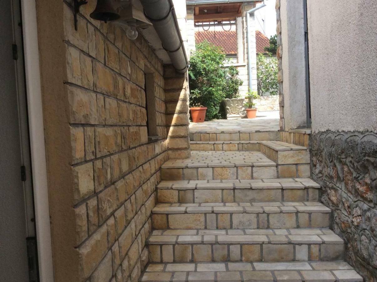 Apartman Nadia Karlobag Zewnętrze zdjęcie