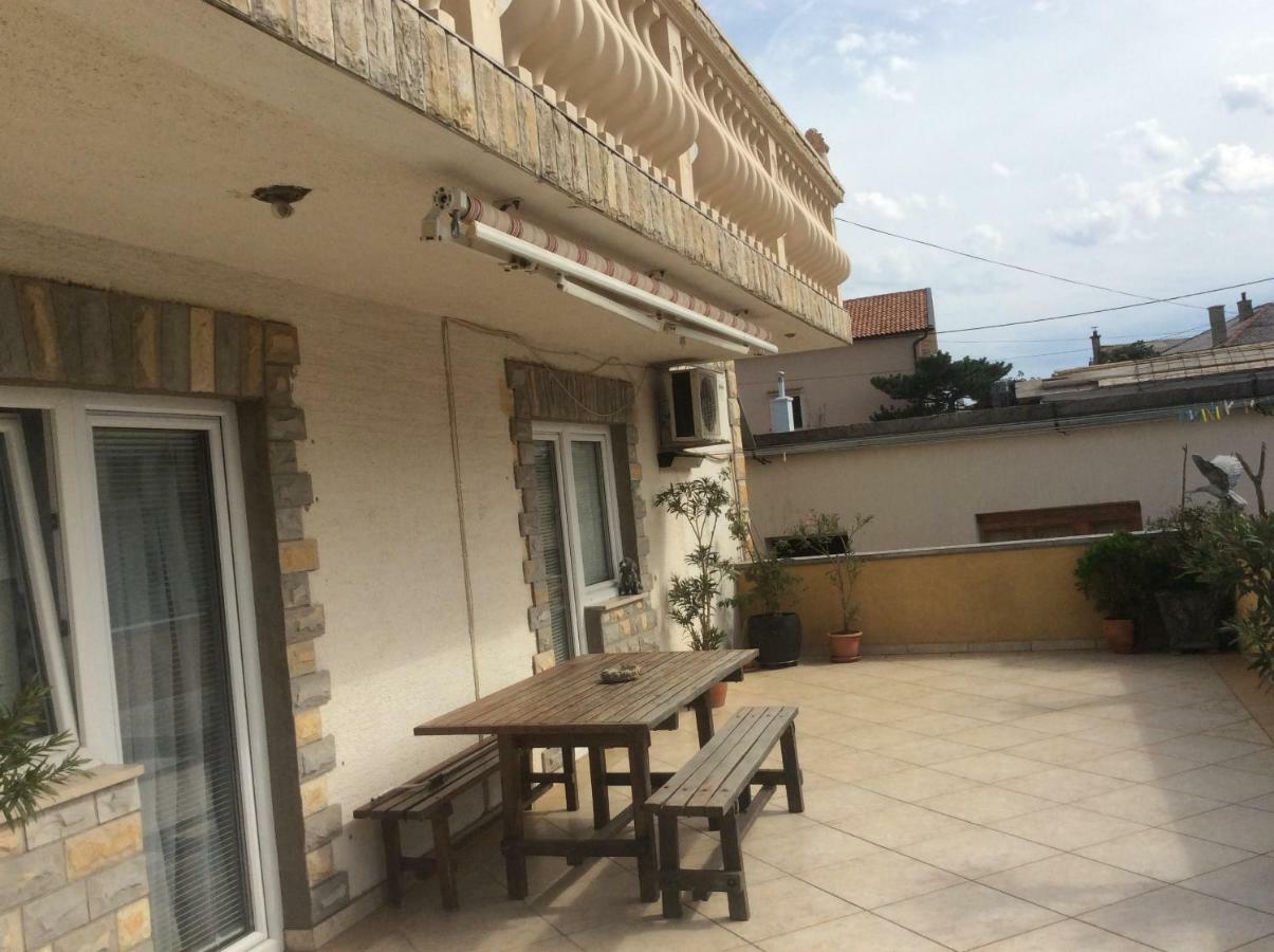 Apartman Nadia Karlobag Zewnętrze zdjęcie